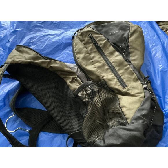 Eddie Bauer Back Pack Lightweight Multi-Purpose Nylon in khaki & Black - Picture 11 of 12